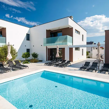 Lovely In With Sauna Апартаменты