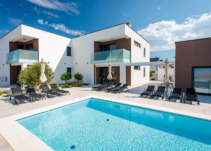 Lovely In With Sauna 아파트