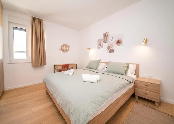 Lovely In With Sauna 아파트