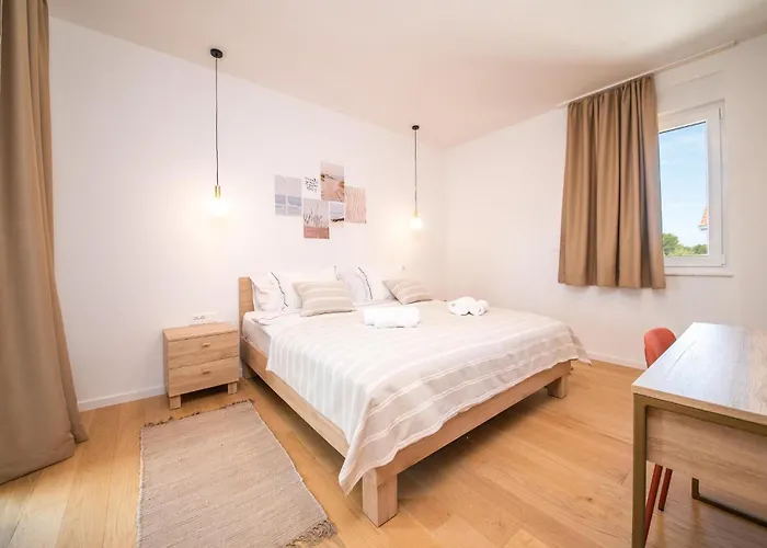 Lovely In With Sauna * 브르시