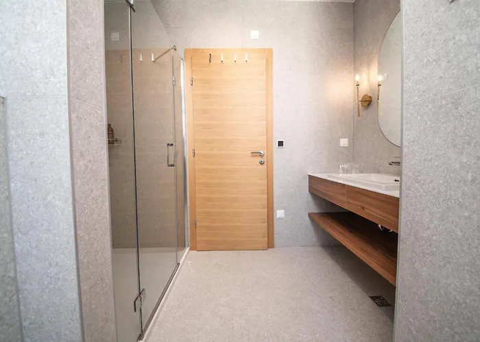 Lovely In With Sauna * 브르시